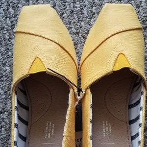 Toms shoes